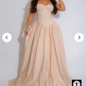 Elegant Cream Strapless Gown